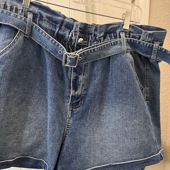 No Boundaries Belted Paperbag Denim Jean Shorts Medium Wash Juniors Size XXL 19 - Picture 3 of 9